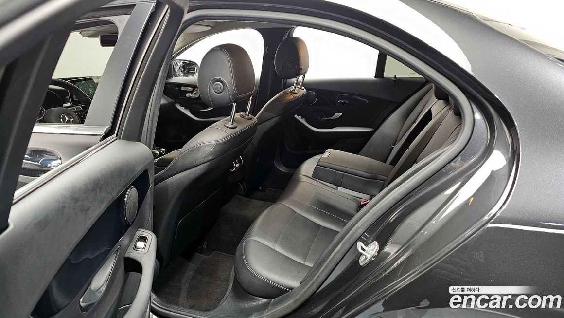 Mercedes-Benz C-Class 2020