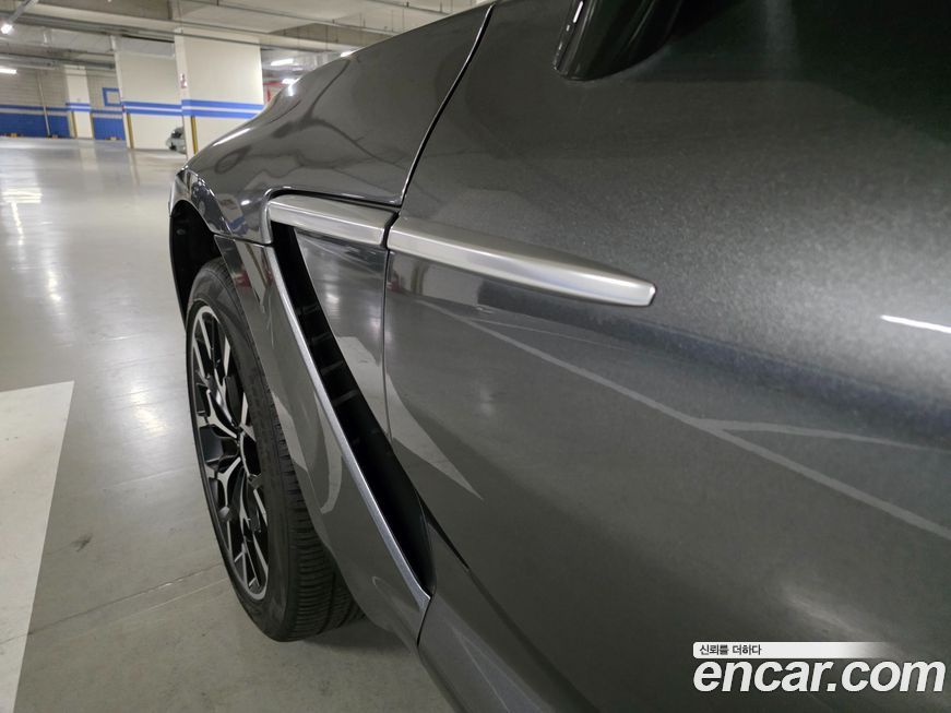 Astonmartin DBX 2021