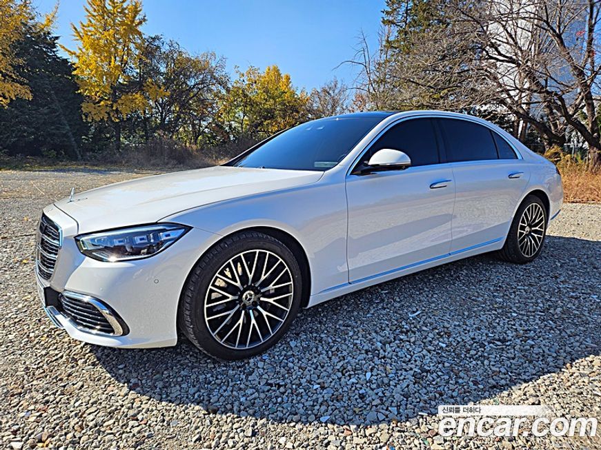 Mercedes-Benz S-Class 2024