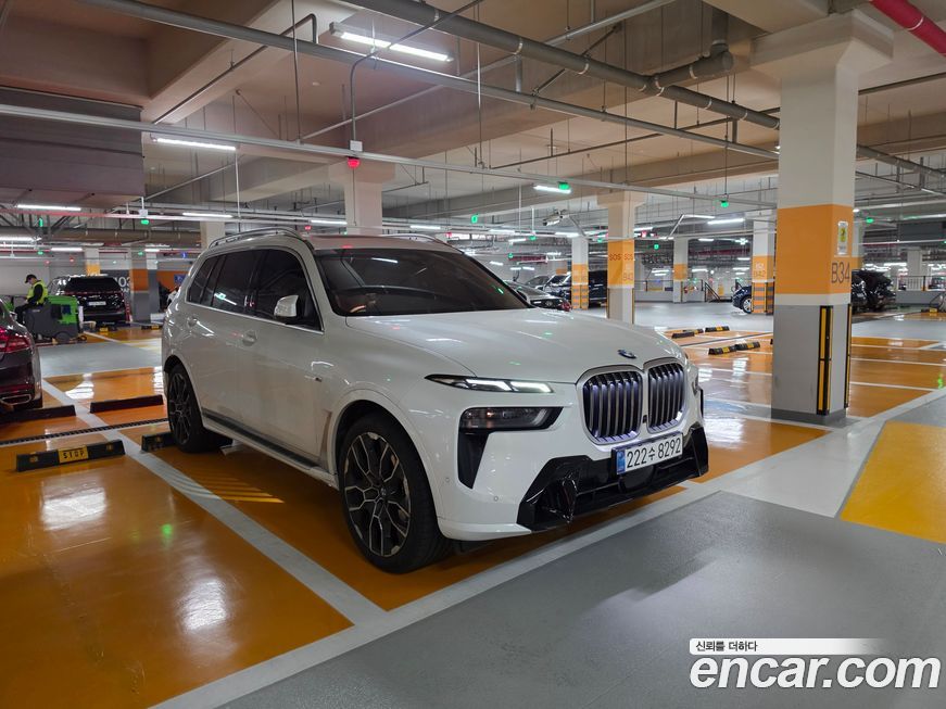 BMW X7 2025