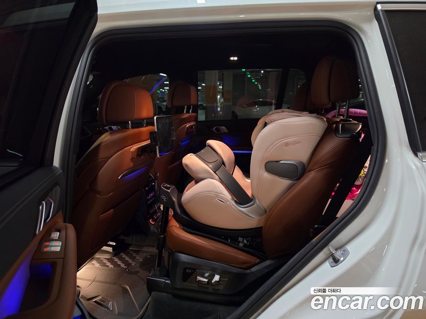BMW X7 2025