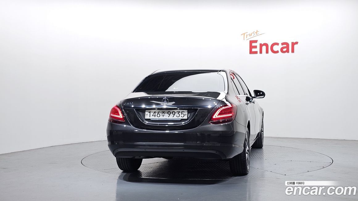 Mercedes-Benz C-Class 2020