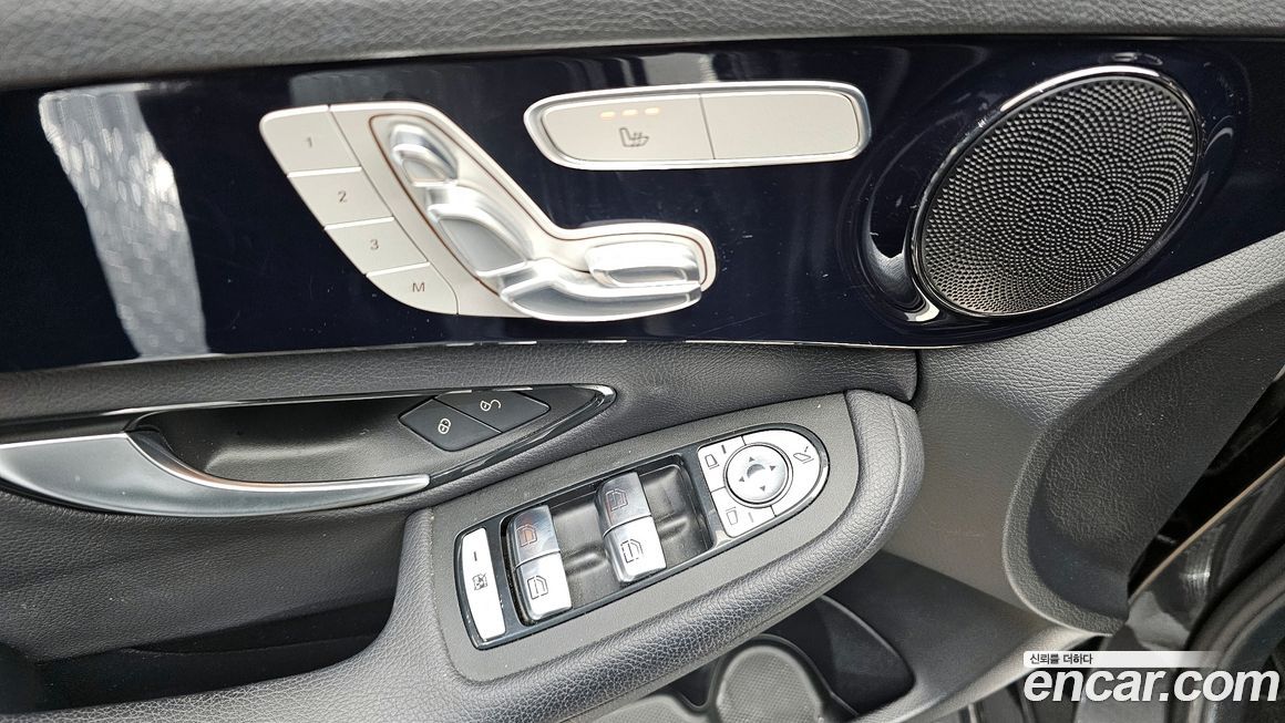 Mercedes-Benz C-Class 2020