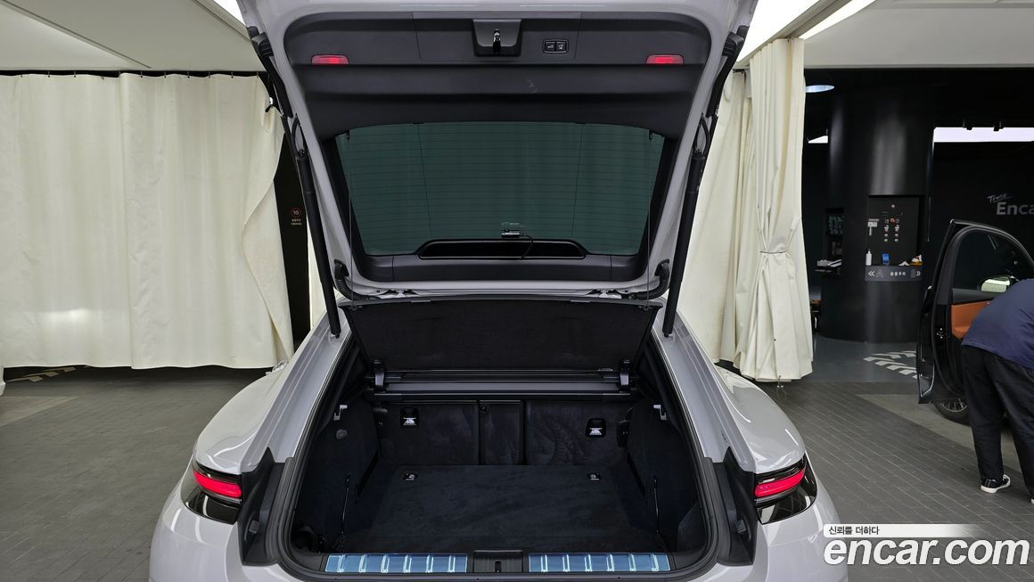 Porsche Panamera 2025