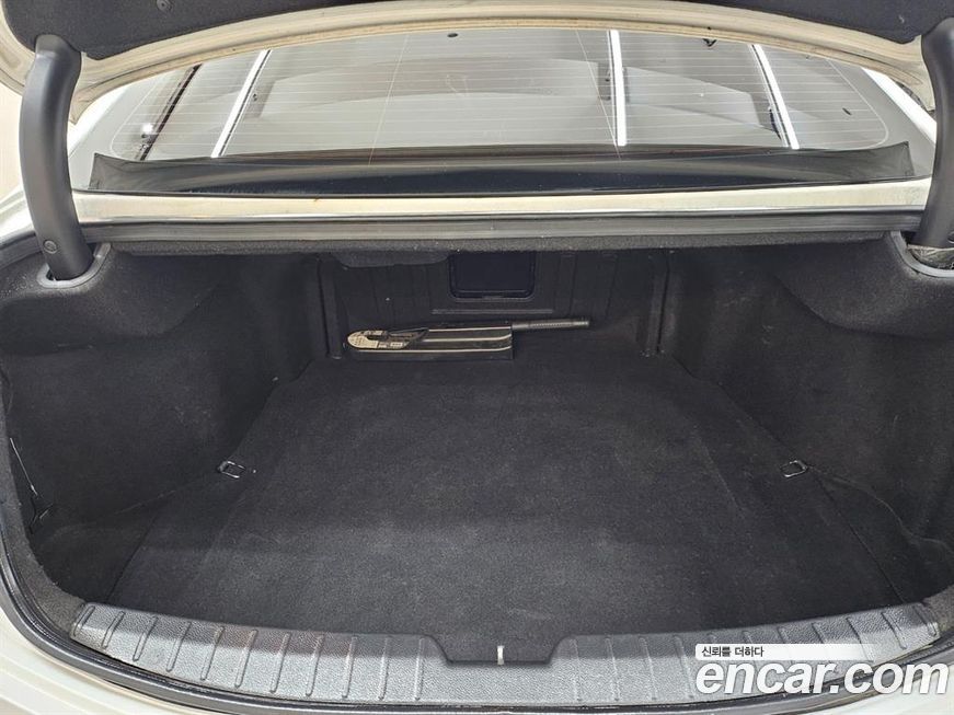 Hyundai Grandeur 2012