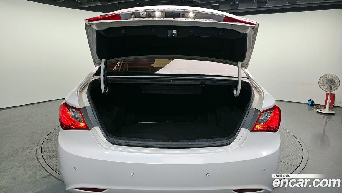 Hyundai Sonata 2011