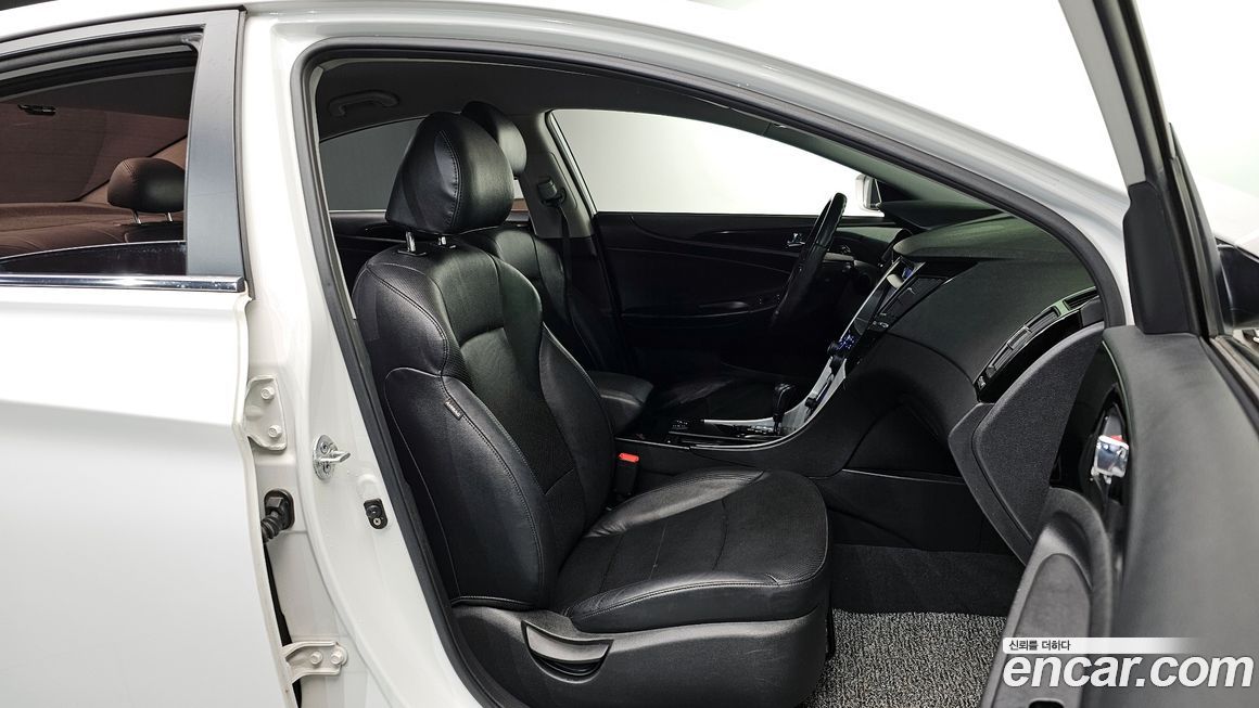 Hyundai Sonata 2011