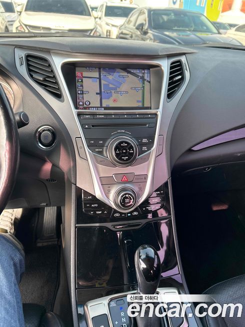 Hyundai Grandeur 2012