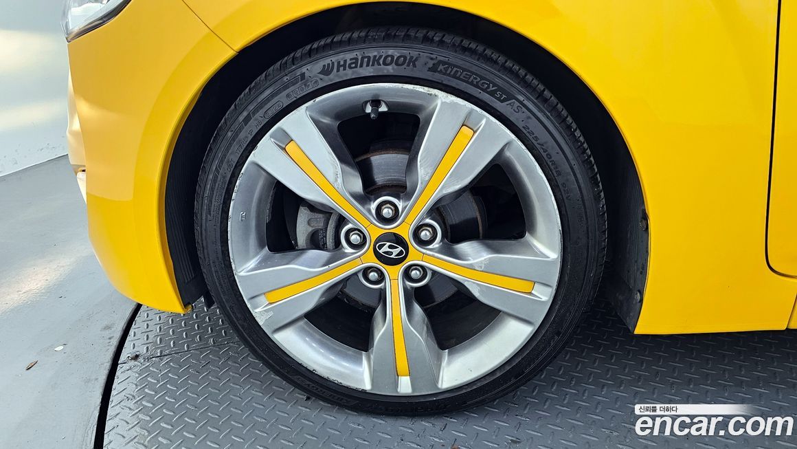 Hyundai Veloster 2013