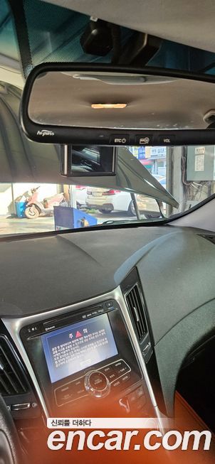 Hyundai Sonata 2010