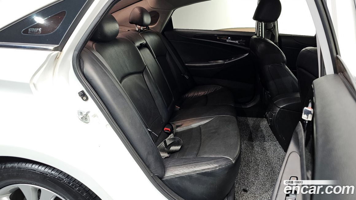 Hyundai Sonata 2011