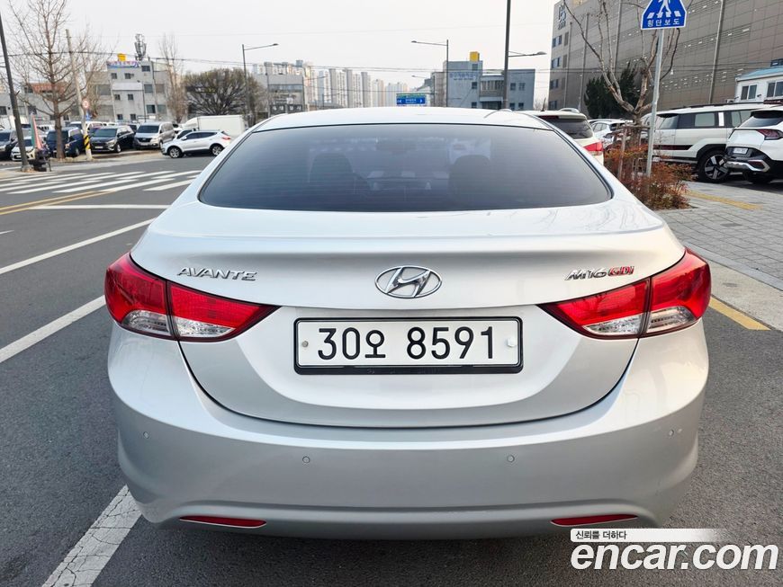 Hyundai AVANTE 2012