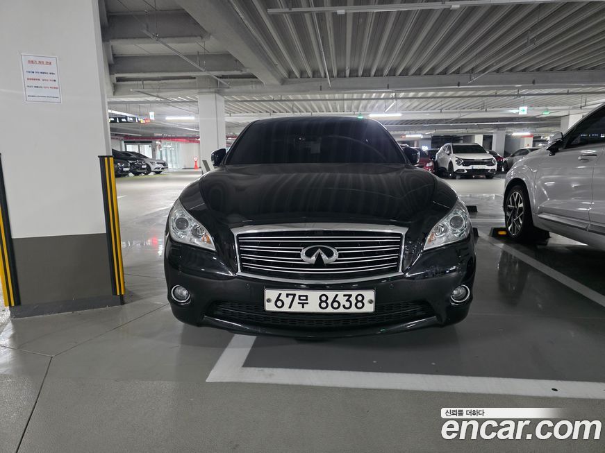 Infiniti M 2011