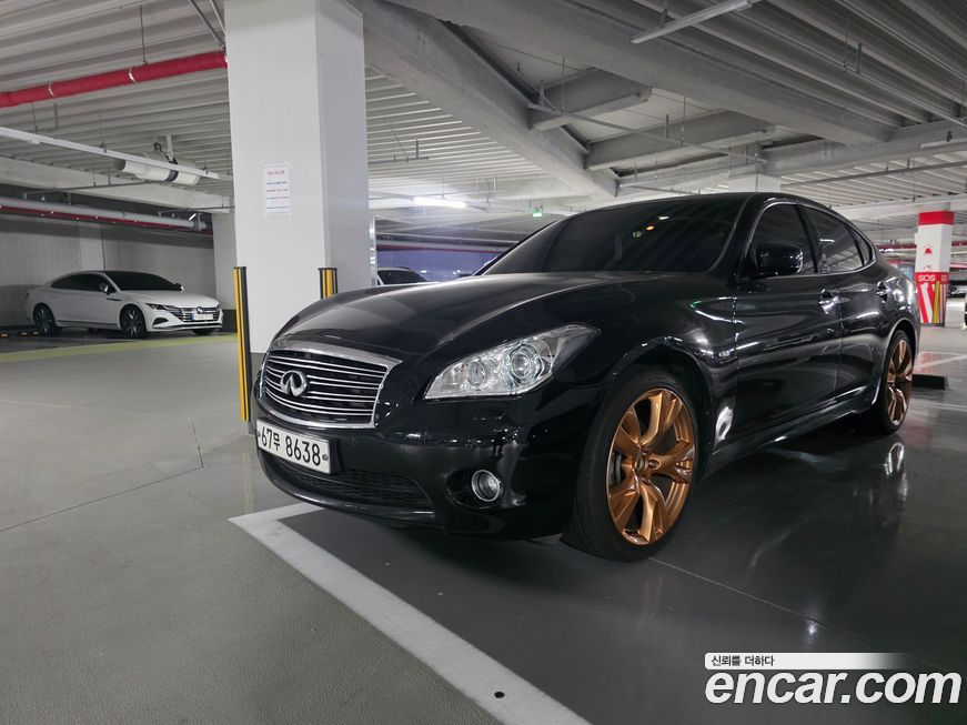 Infiniti M 2011