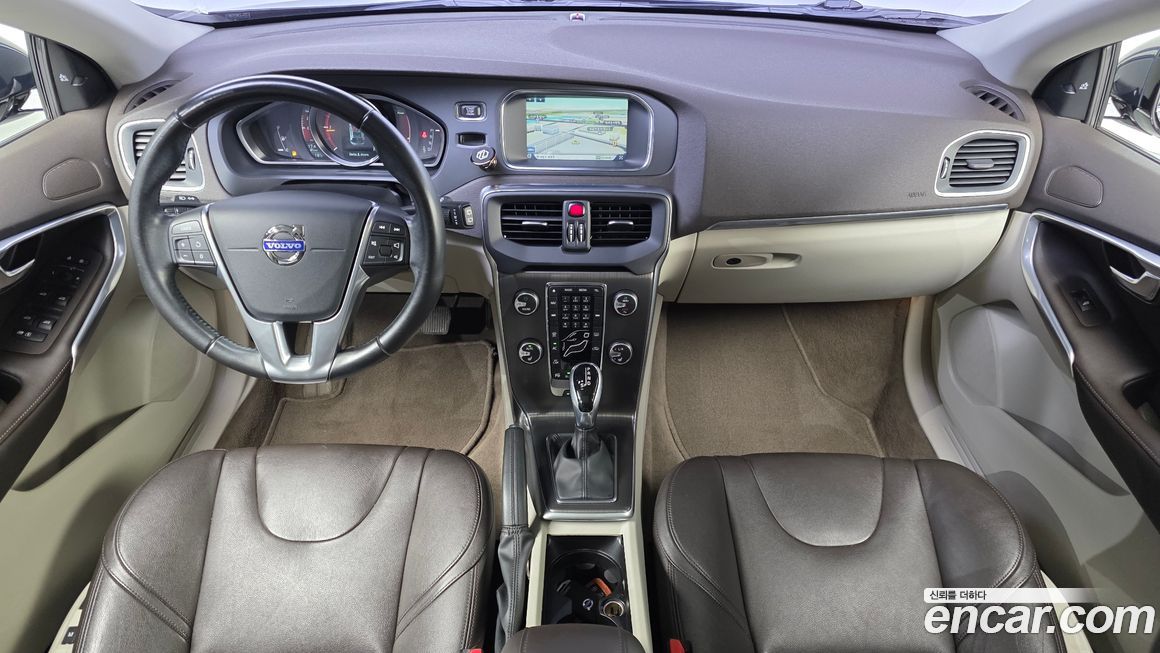 Volvo V40 2015