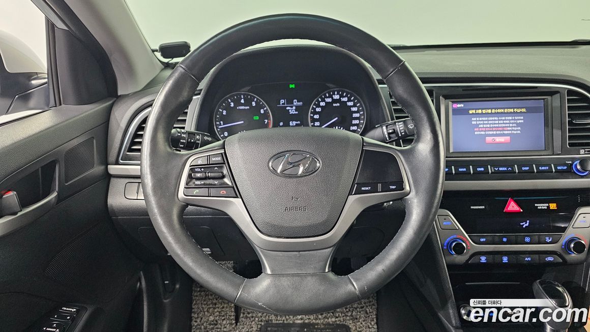 Hyundai AVANTE 2016