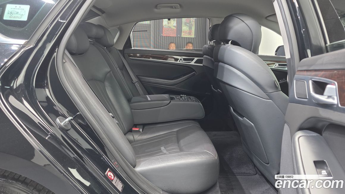 Hyundai Genesis 2016