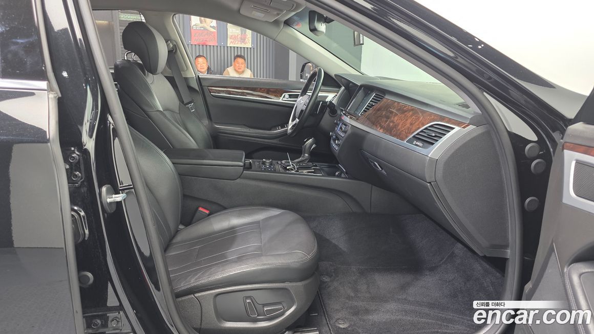 Hyundai Genesis 2016