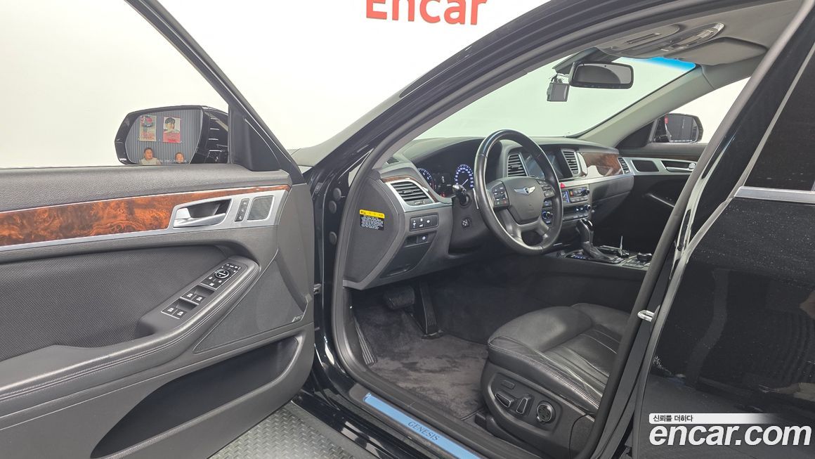 Hyundai Genesis 2016