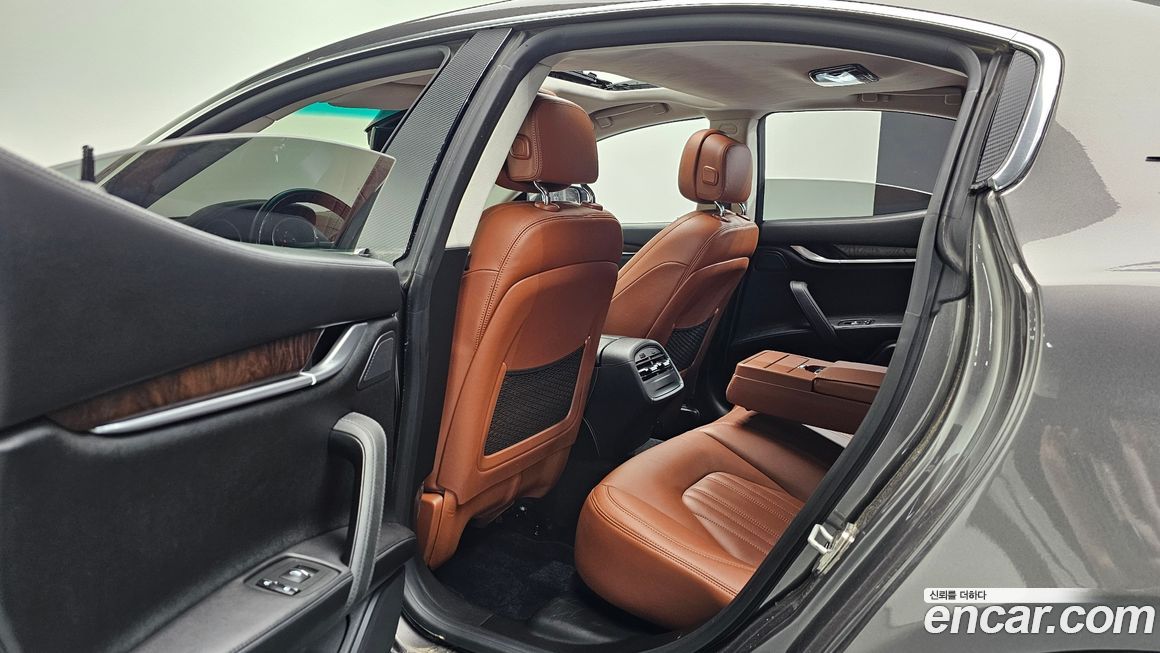 Maserati Ghibli 2015