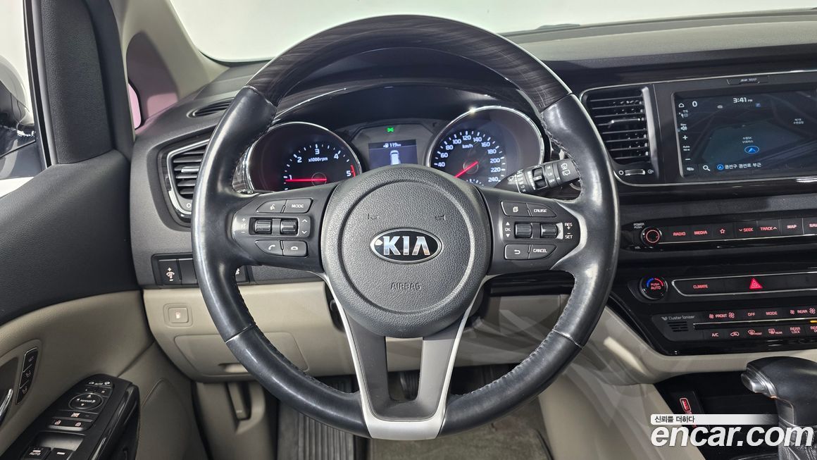 Kia Canival 2019