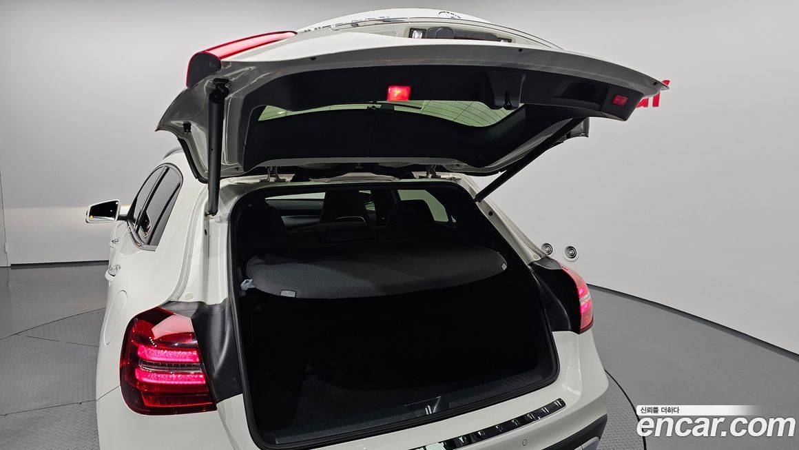 Mercedes-Benz GLA-Class 2018