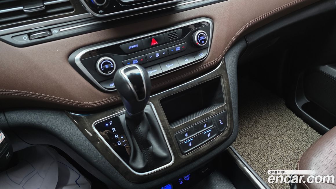 Hyundai Starex 2019