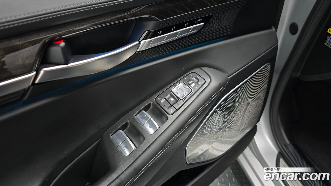 Genesis EQ900 2018