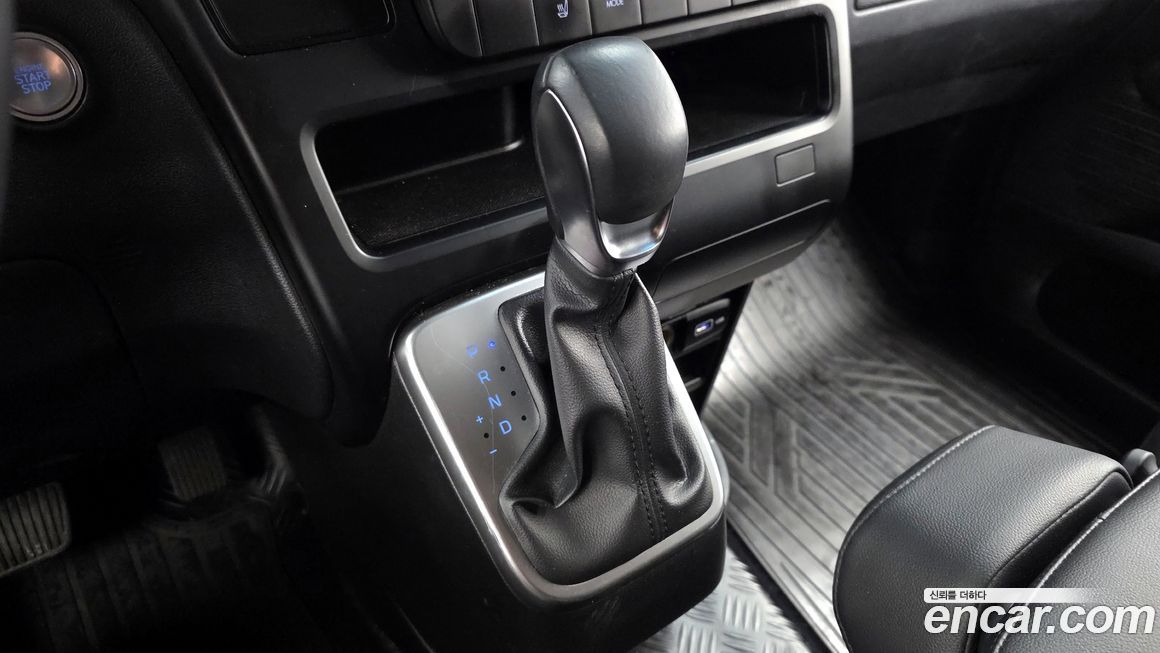Hyundai Staria 2024