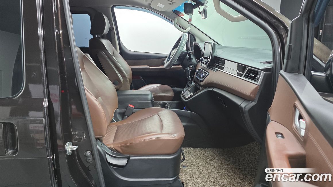 Hyundai Starex 2019