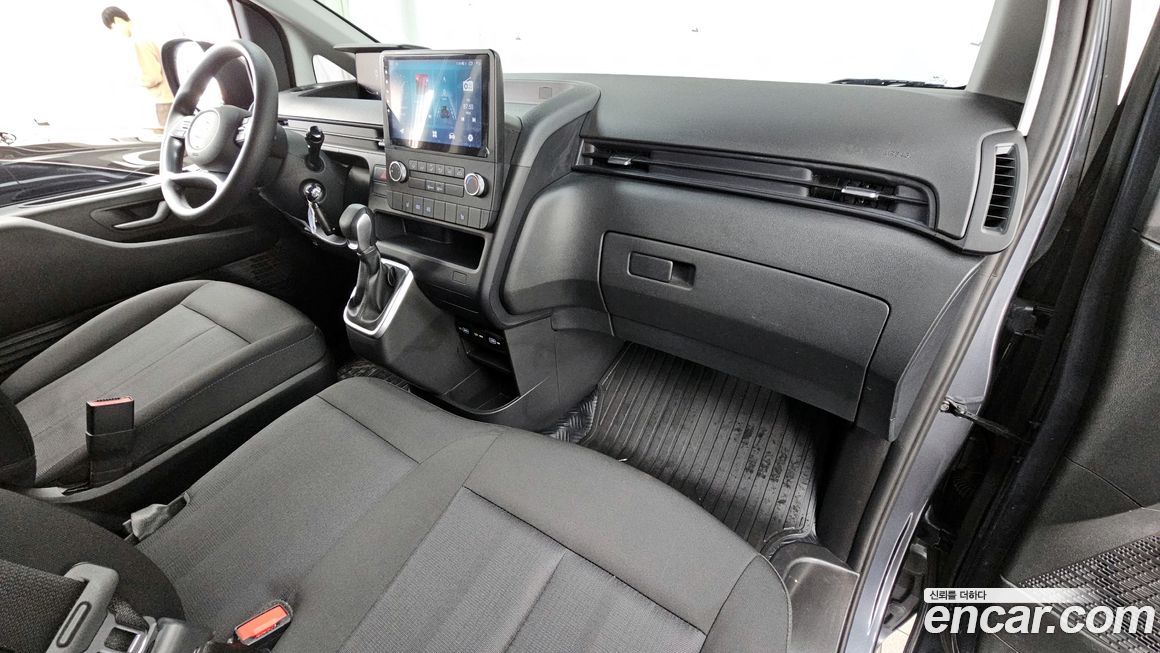Hyundai Staria 2024