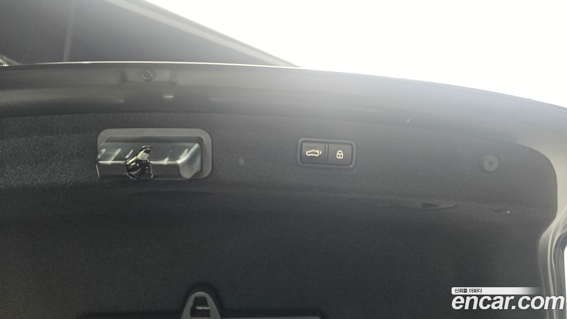 Genesis EQ900 2018