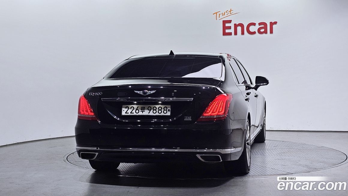 Genesis EQ900 2018