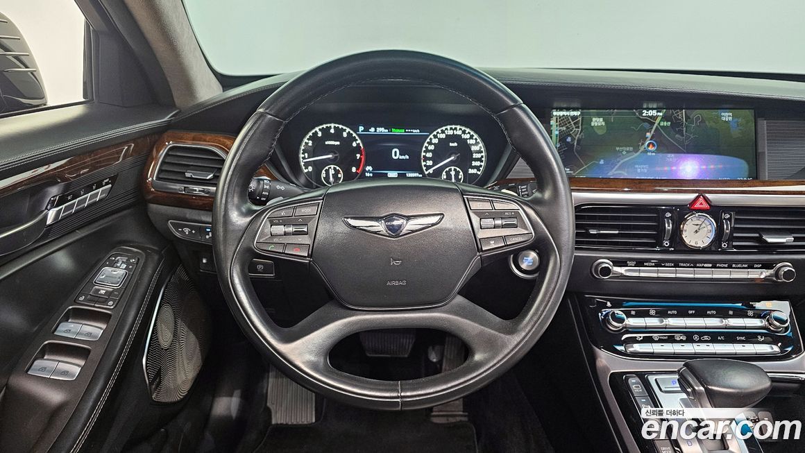 Genesis EQ900 2018