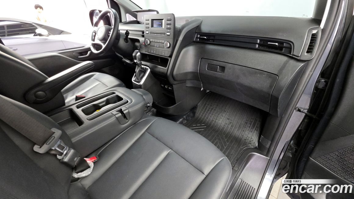 Hyundai Staria 2024