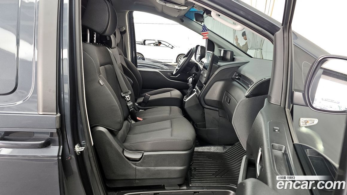 Hyundai Staria 2024