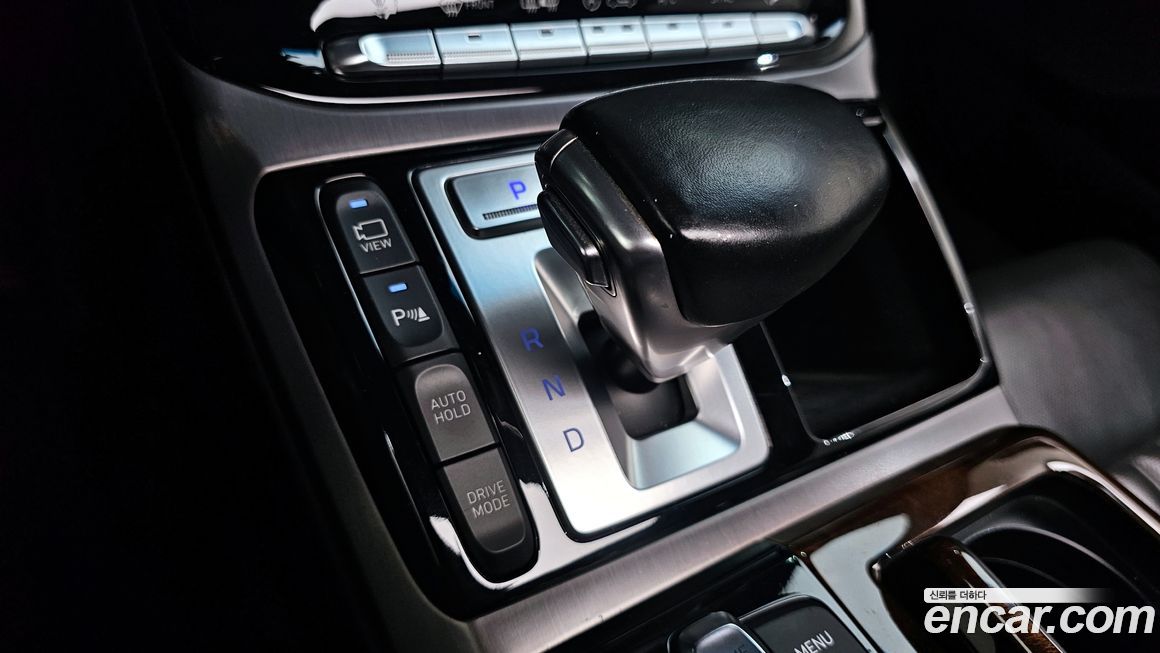 Genesis EQ900 2018