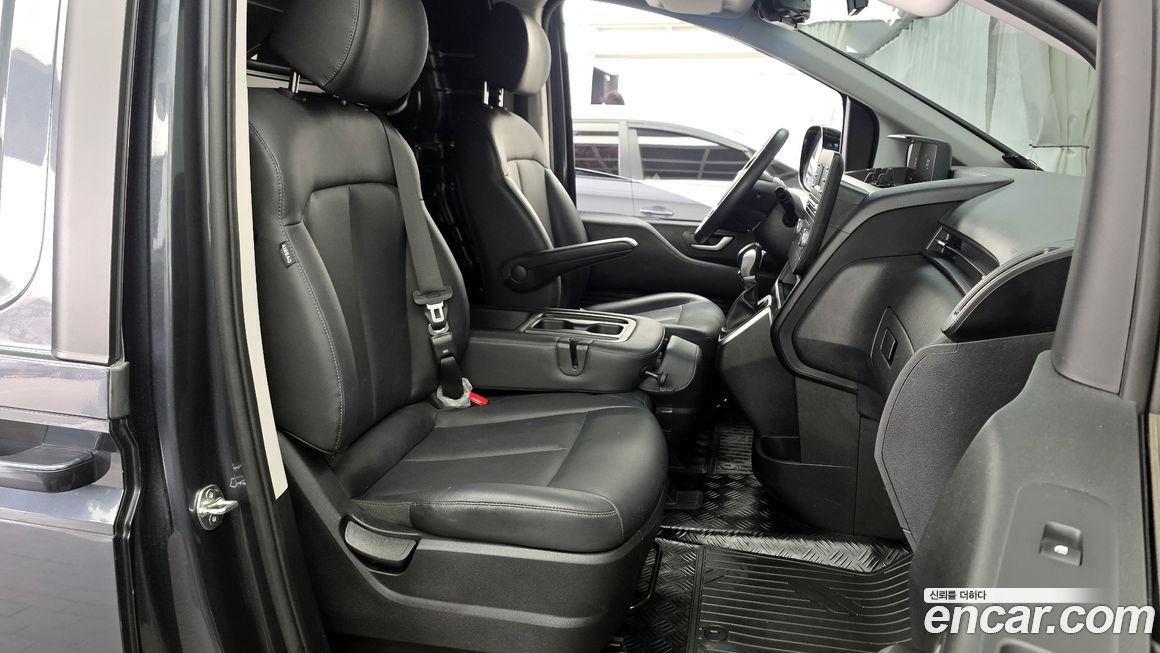 Hyundai Staria 2024