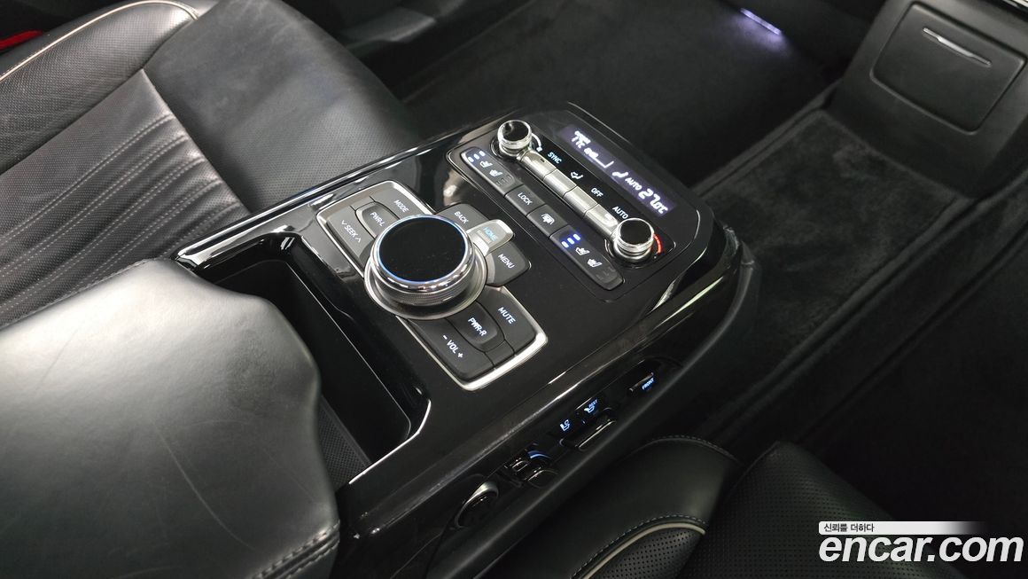 Genesis EQ900 2018