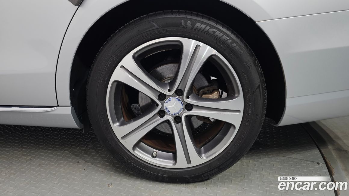 Mercedes-Benz E-Class 2017