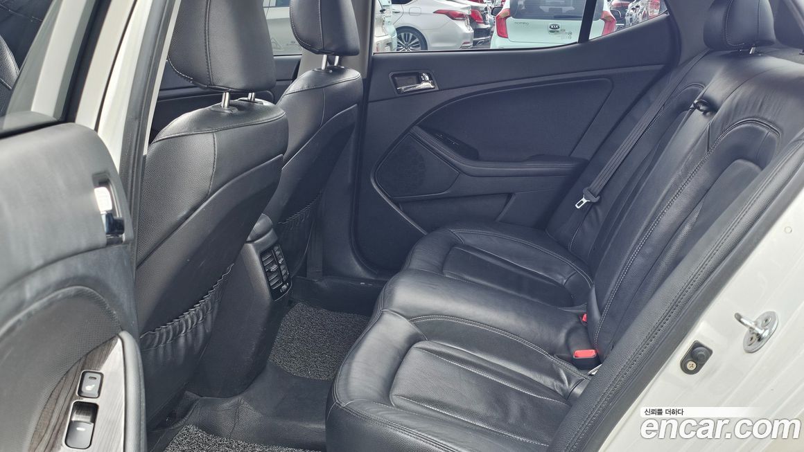 Kia K5 2011