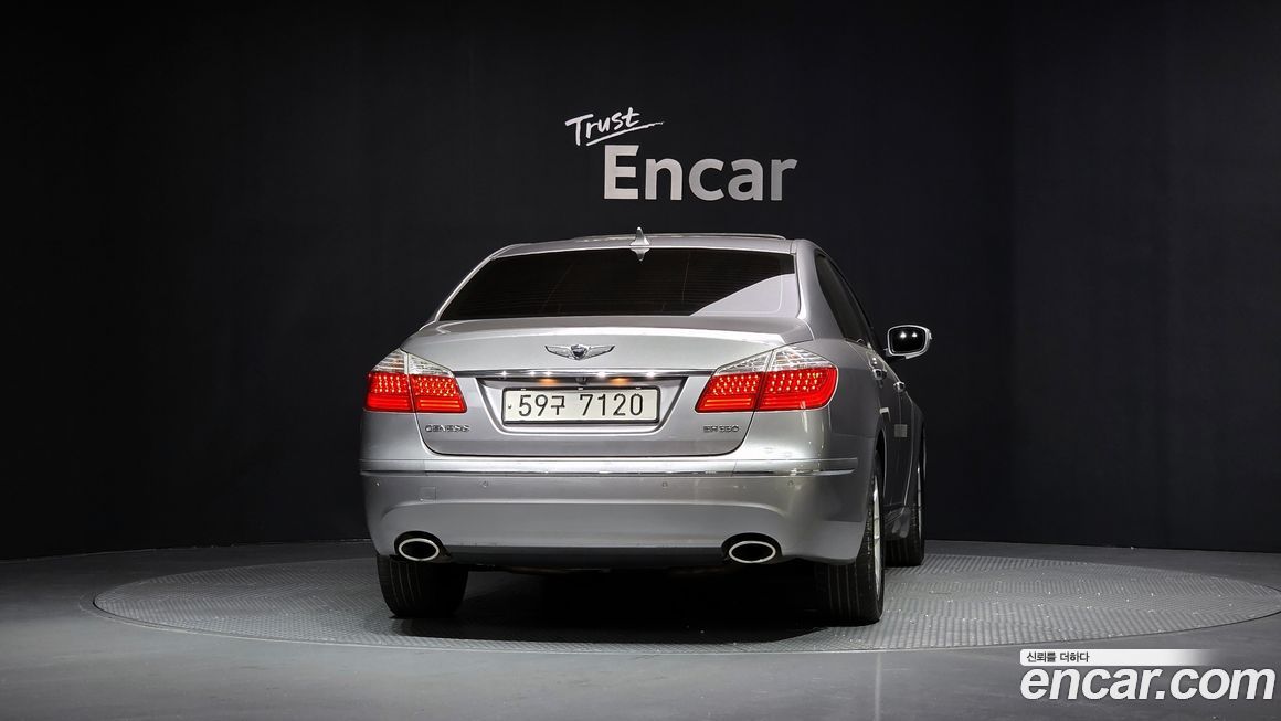 Hyundai Genesis 2011