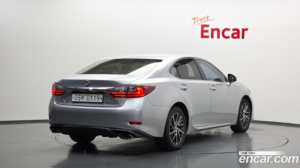 Lexus ES 2017