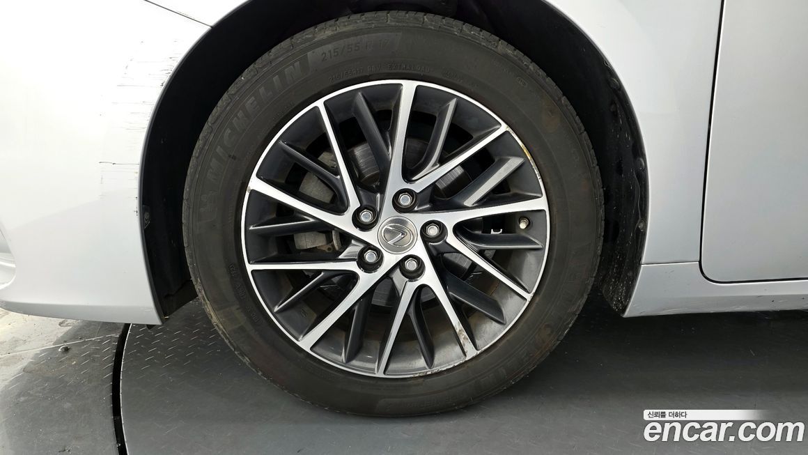 Lexus ES 2017