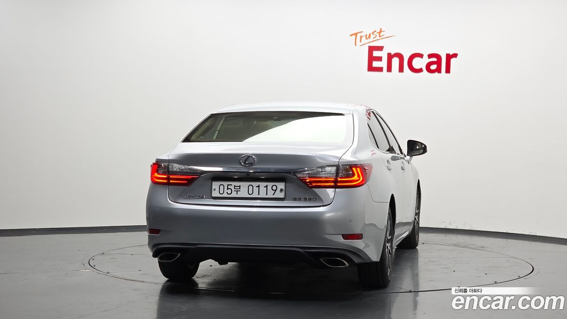 Lexus ES 2017