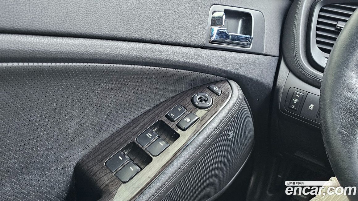 Kia K5 2011