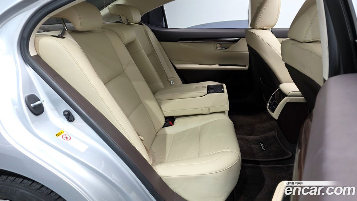 Lexus ES 2017