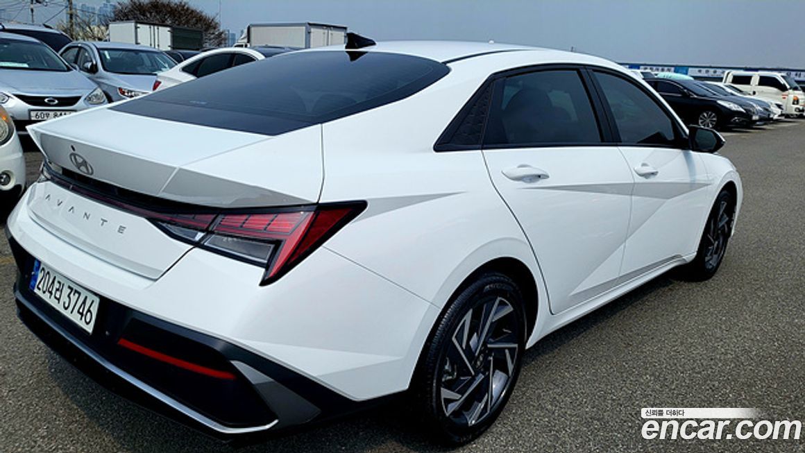 Hyundai AVANTE 2024