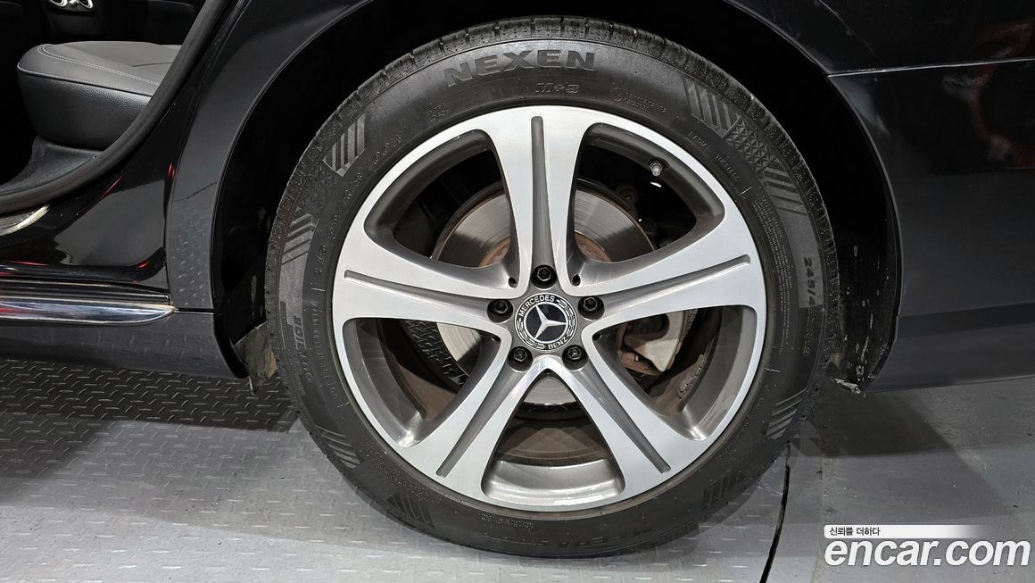 Mercedes-Benz E-Class 2019