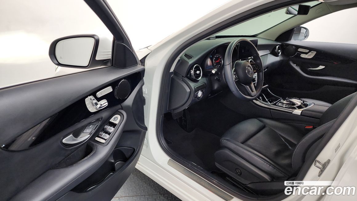 Mercedes-Benz C-Class 2020